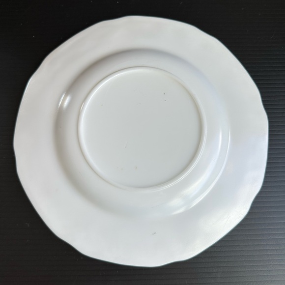 VTG Colony Harvest Grape White Milk Glass Replacement 8” Luncheon Salad Plate - Picture 3 of 5